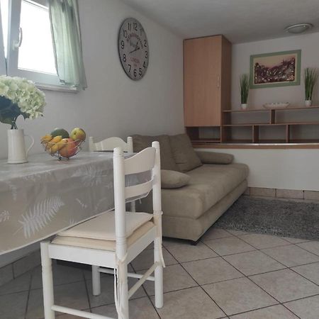 Studio Apartment Petrov ชิเบนิก ภายนอก รูปภาพ