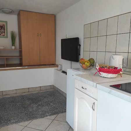 Studio Apartment Petrov ชิเบนิก ภายนอก รูปภาพ