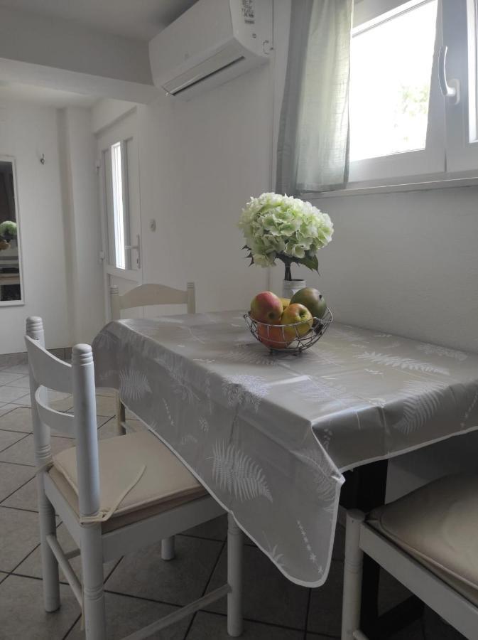 Studio Apartment Petrov ชิเบนิก ภายนอก รูปภาพ
