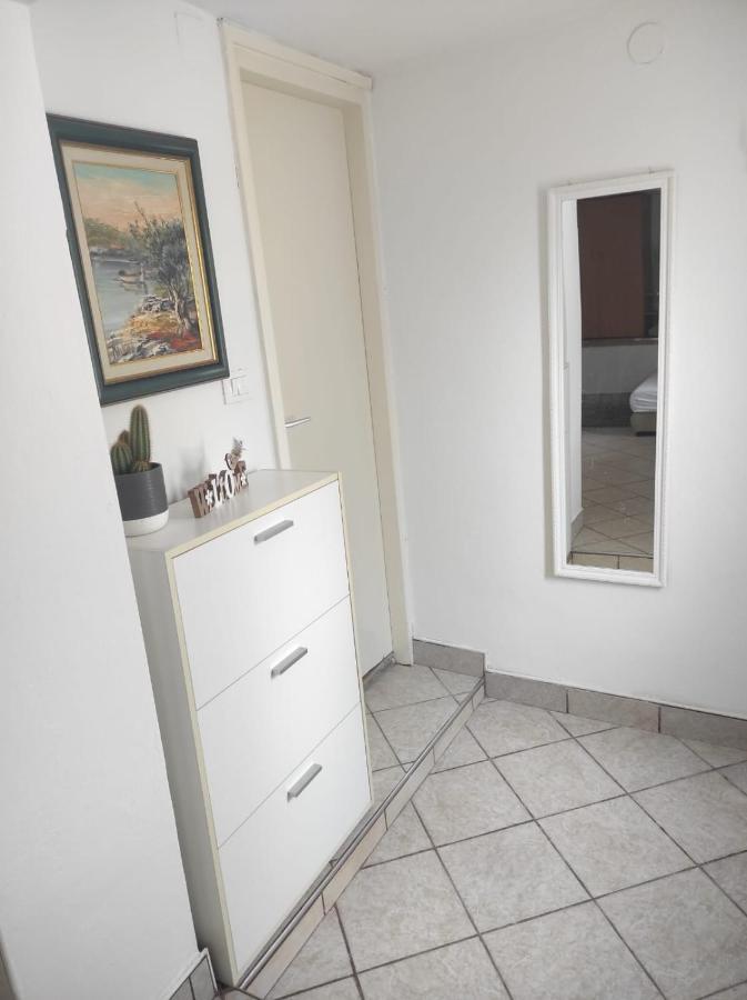 Studio Apartment Petrov ชิเบนิก ภายนอก รูปภาพ