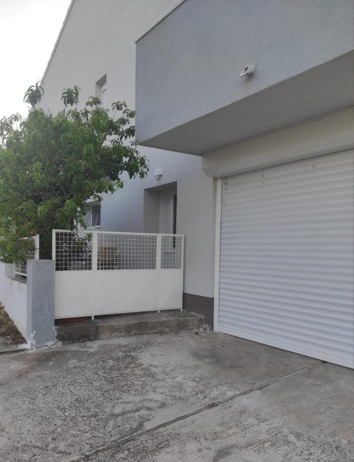 Studio Apartment Petrov ชิเบนิก ภายนอก รูปภาพ